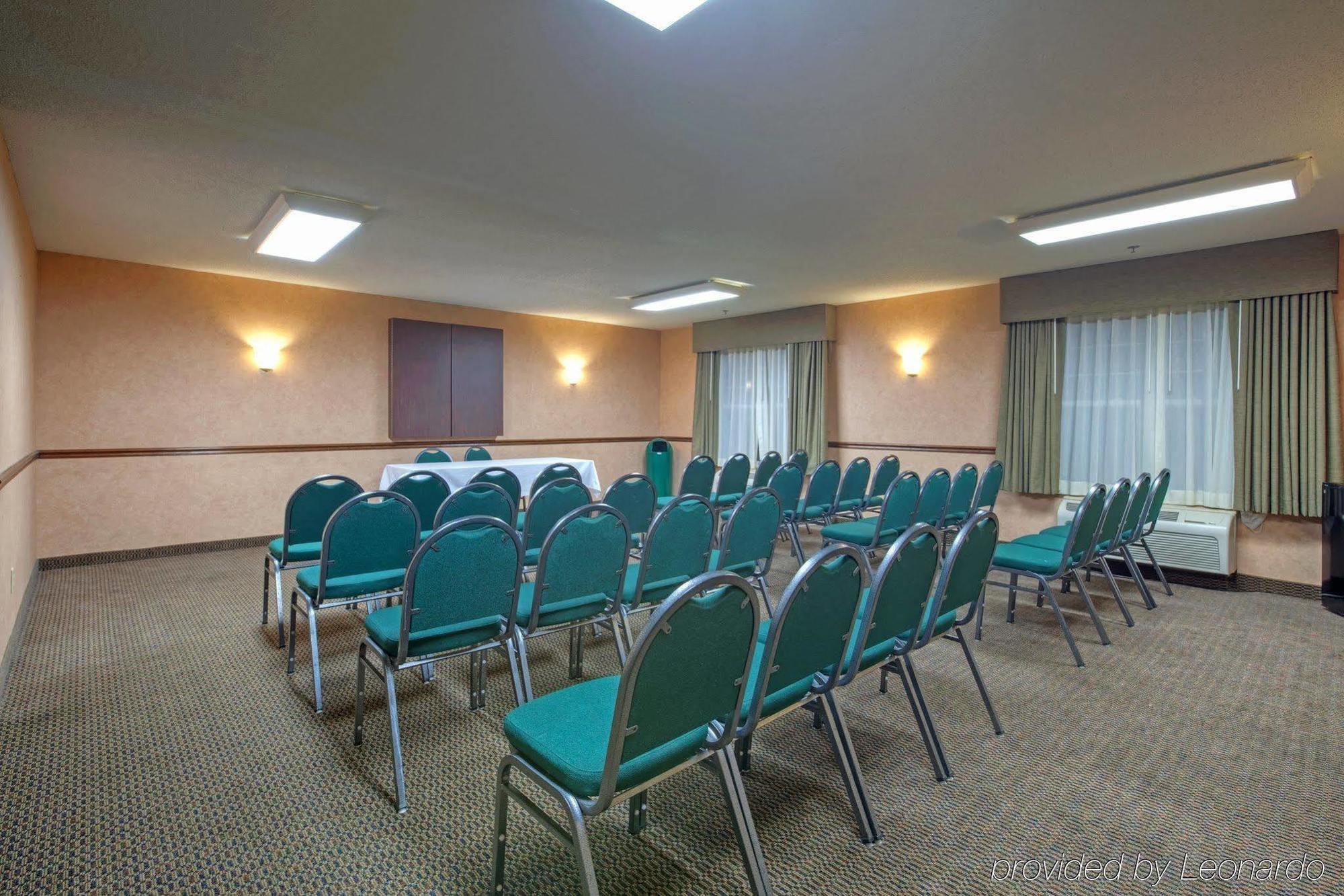 Country Inn & Suites By Radisson, Waterloo, Ia Business foto